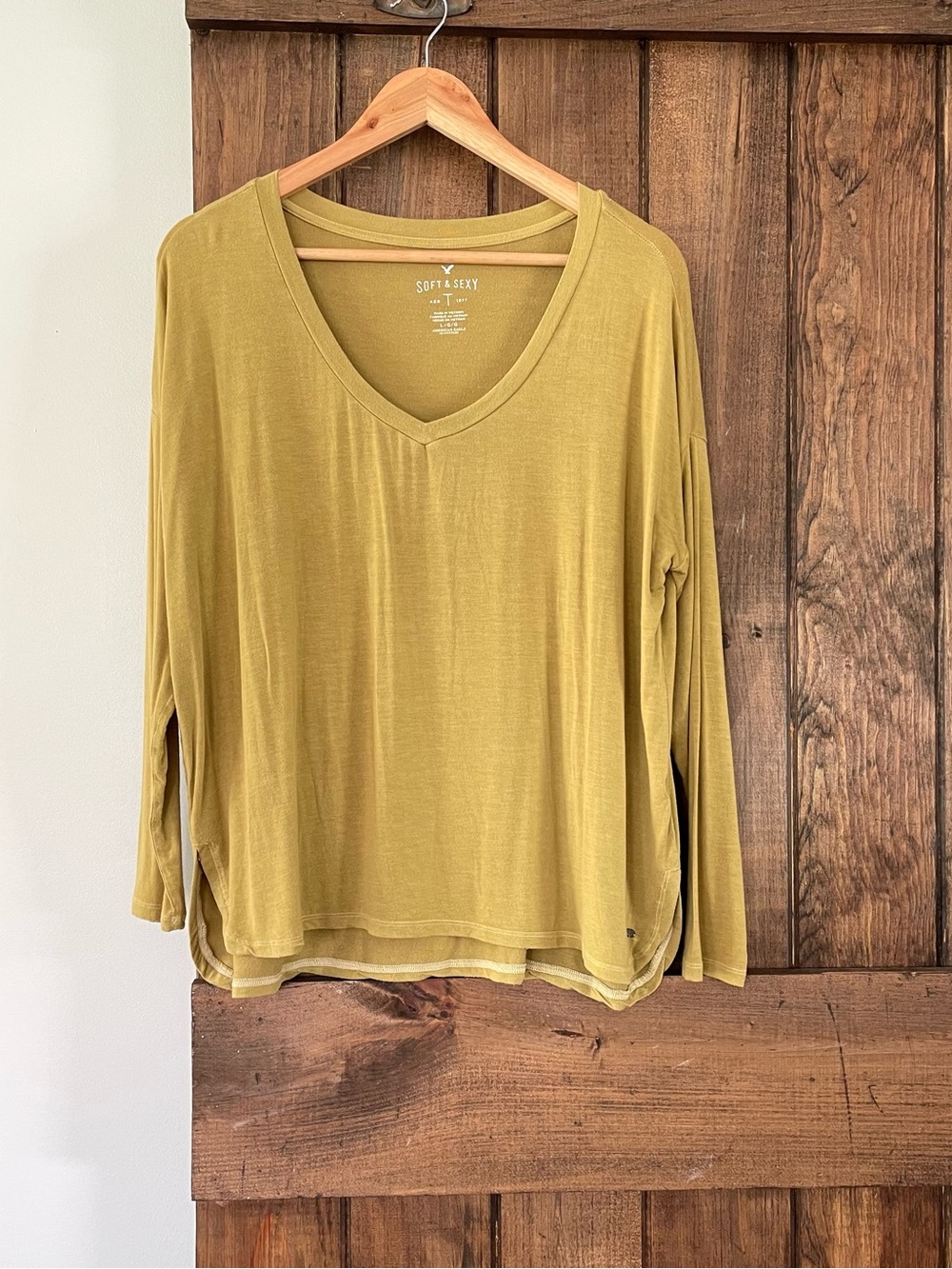 American Eagle Chartreuse Green V Neck Long Sleeve Slouchy Tee Large